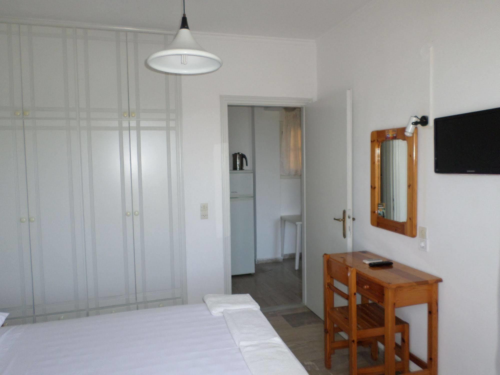 Rising Sun Apartments & Studios Бенитсес Экстерьер фото